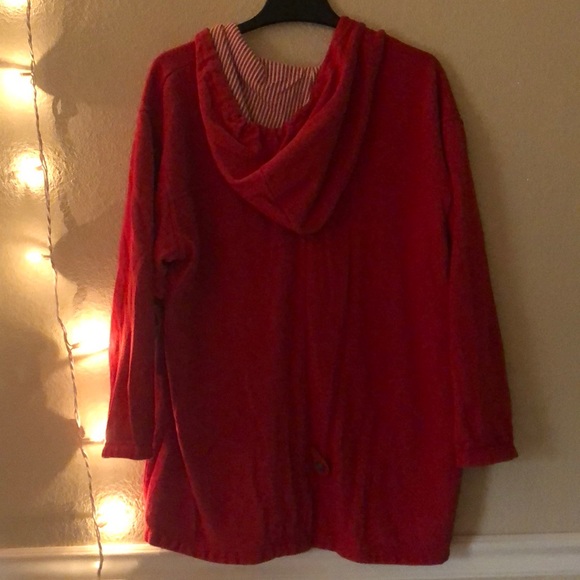 Red long sweater with hood - Picture 2 of 3